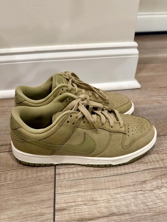 Nike Shoes - Nike Dunk Low Premium